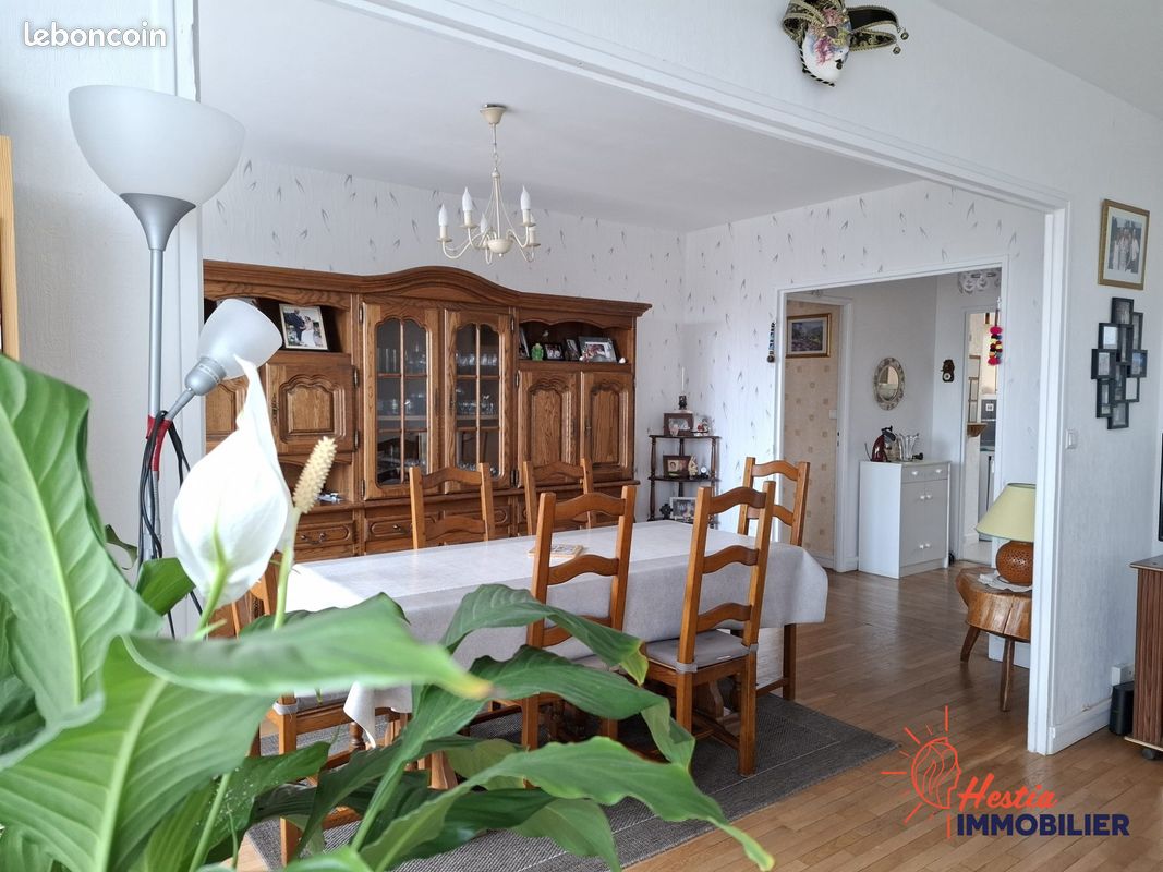 Appartement 5 pièces 82 m² · à Châlons-en-Champagne · 82 m² · 122 000 €