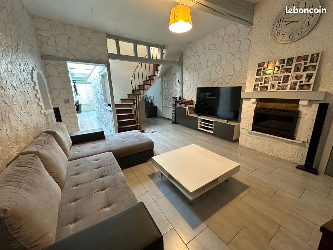 Maison 7 pièces 228 m² · à Pont-sur-Yonne · 228 m² · 182 000 €