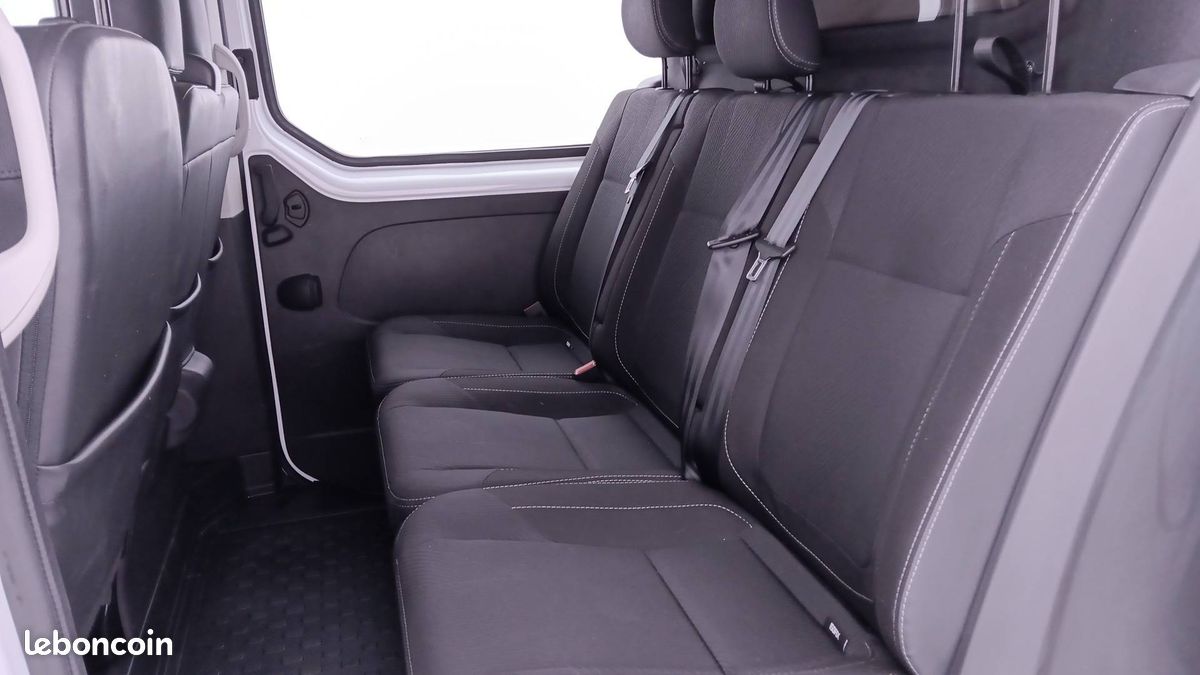 Renault trafic ca l1h1 3000 kg blue dci 130 grand (image 10)