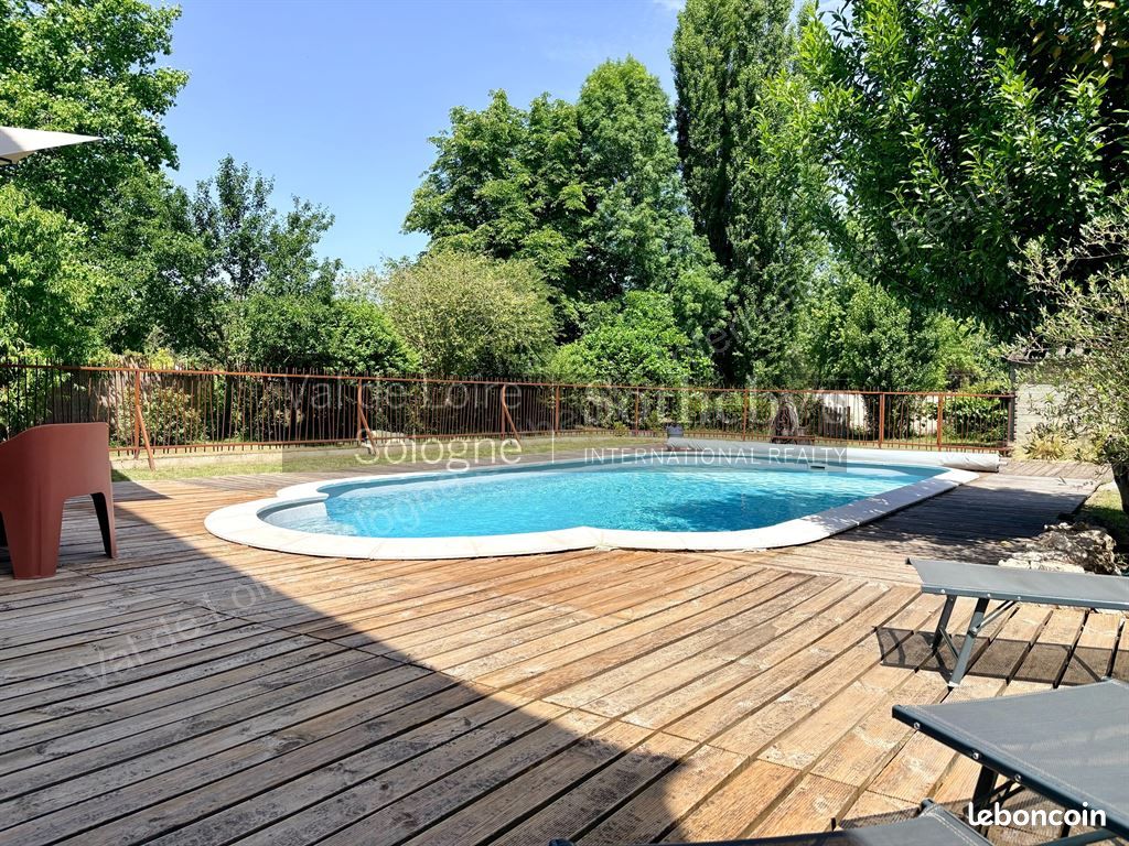 Maison 7 pièces 195 m² · à Ferrières-en-Gâtinais · 195 m² · 470 000 €