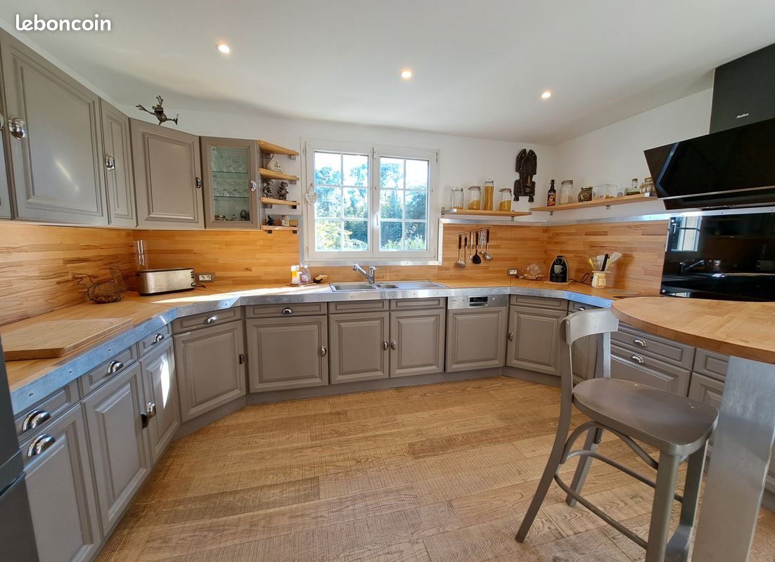 Maison 7 pièces 162 m² · à Chessy · 162 m² · 549 000 €