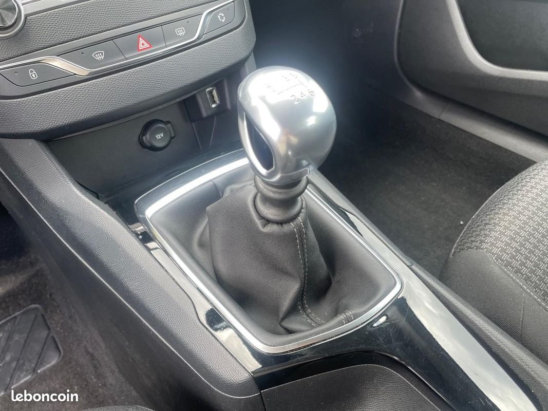 PEUGEOT 308 SW AFFAIRE 1.5 BlueHDi 130 Active Business (image 27)