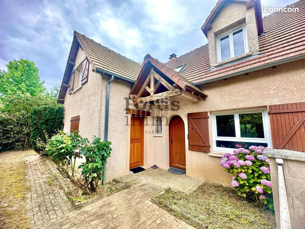 Maison 6 pièces 151 m² · à Mormant · 151 m² · 395 000 €