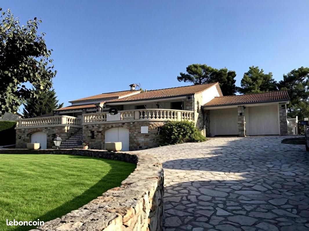 Maison 6 pièces 151 m² · à Rousson · 151 m² · 359 000 €