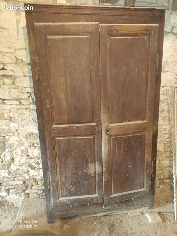 Très ancienne armoire (image 1)