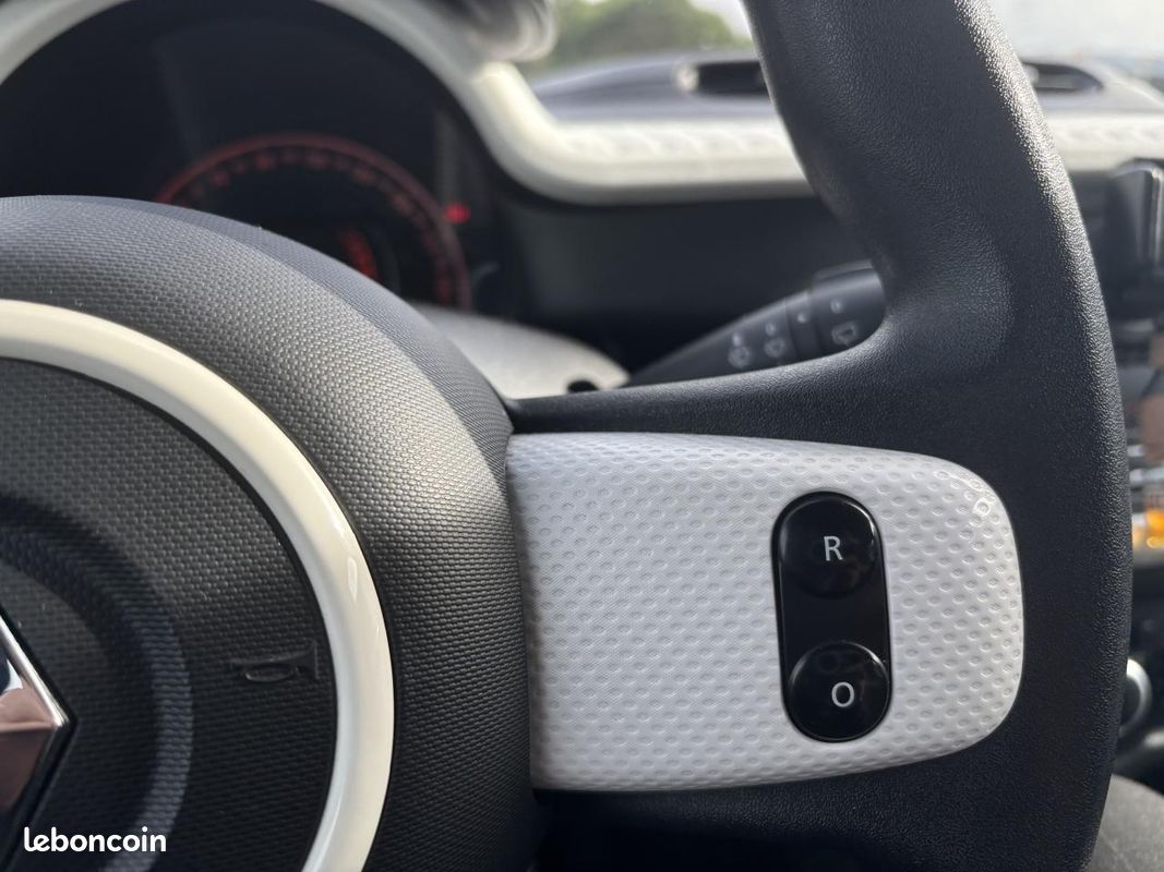 RENAULT TWINGO 1.0 Sce - 75 III BERLINE Zen PHASE 2 (image 17)
