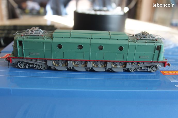 HJ 2428 LOCOMOTIVE ELECTRIQUE CC 6511 - LIVREE ARGENT AVEC LOGO MISTRAL