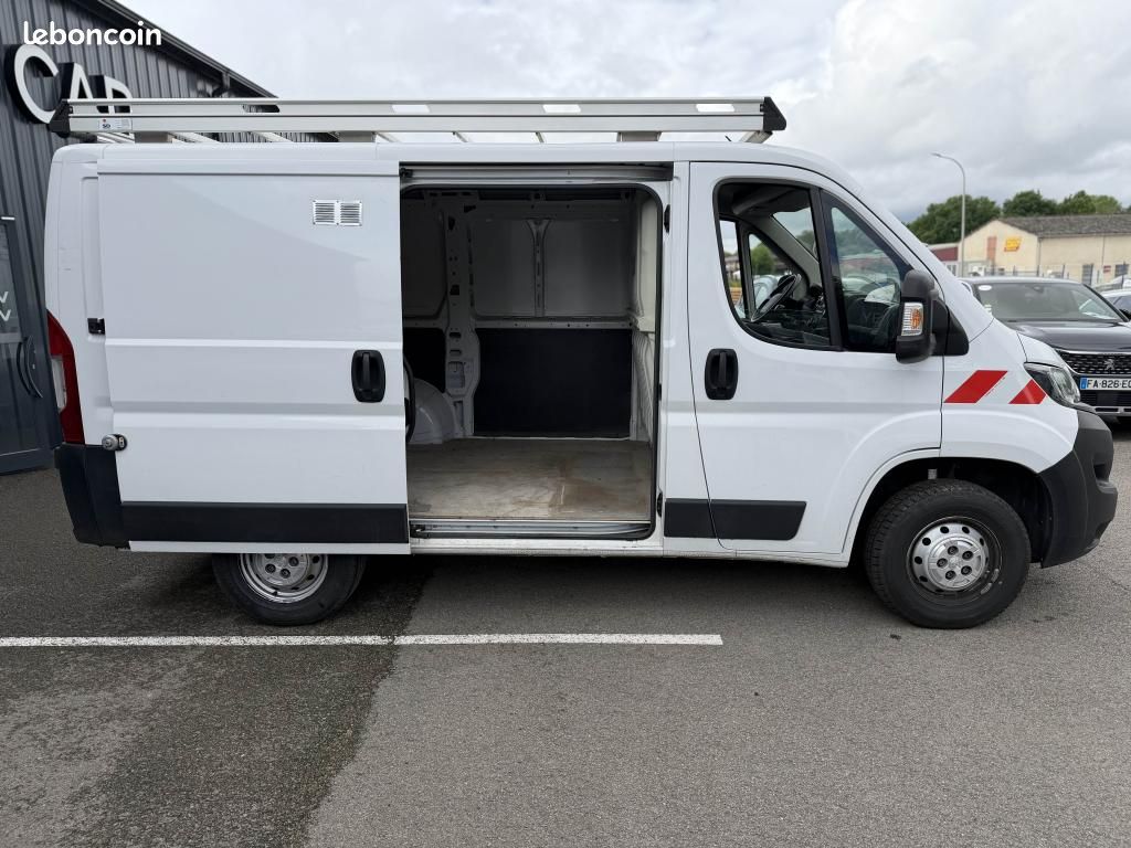PEUGEOT BOXER Premium L1H1 2.2 BlueHDi - 120 CV 13542 HT (image 16)