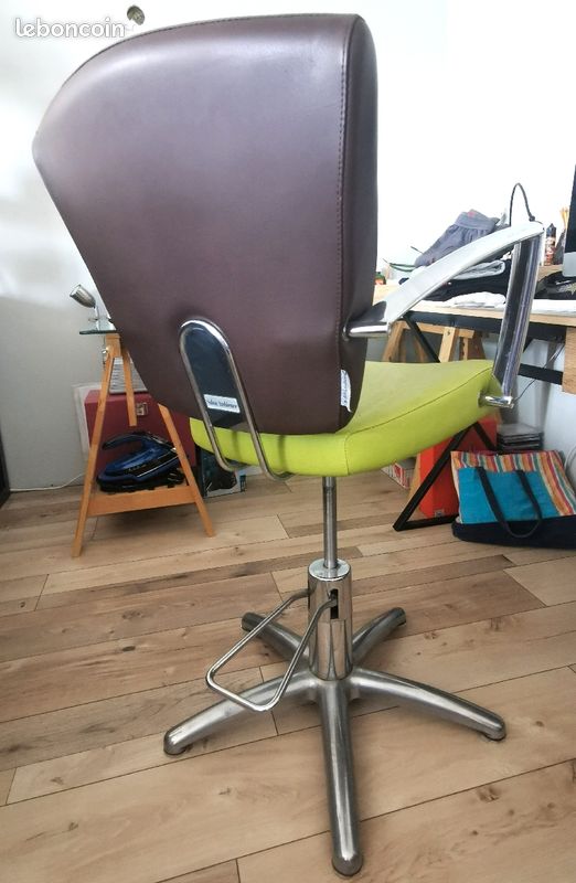 Lot 2 fauteuils hydroliques coiffeur (image 1)