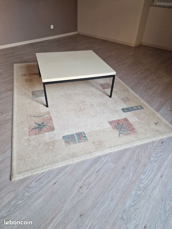 Table basse design (image 1)