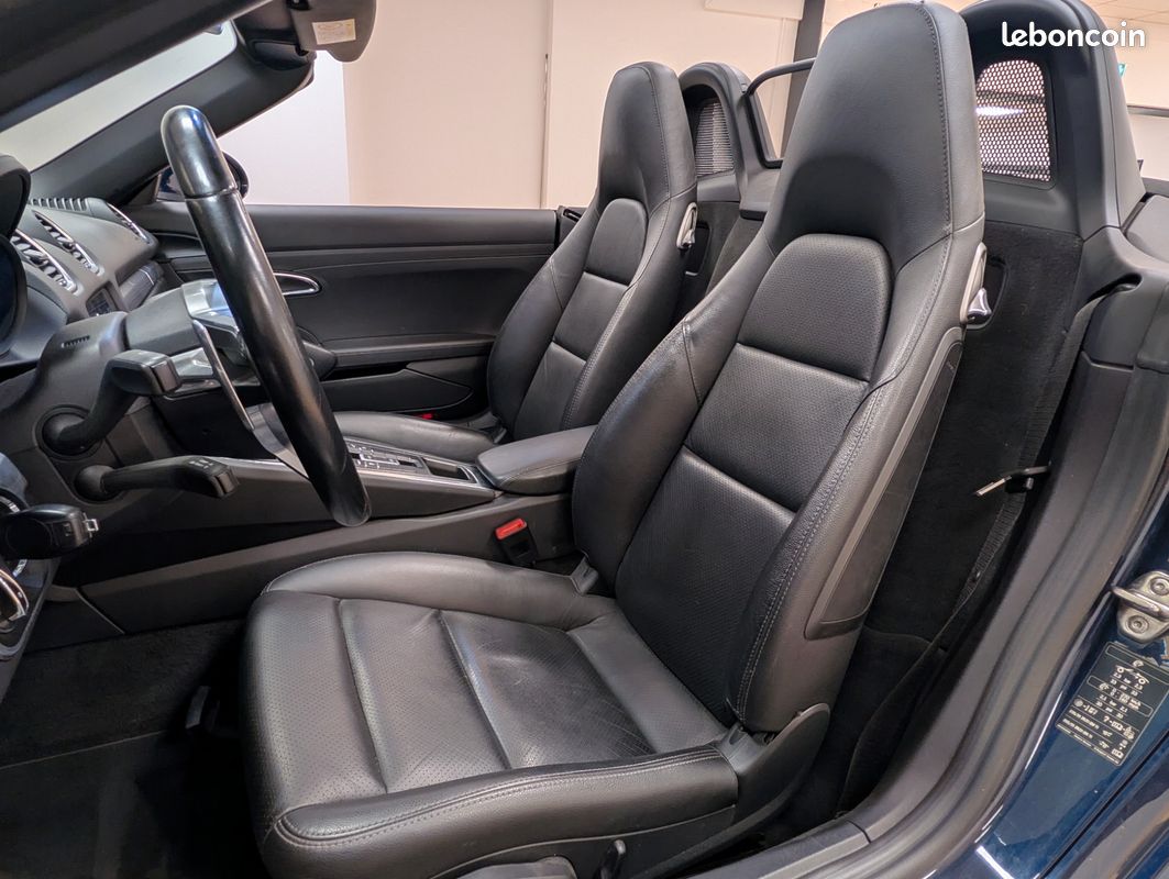PORSCHE 718 BOXSTER 2.0 300 PDK - CAMERA DE RECUL + RADAR AVANT + SIEGES ET VOLANT CHAUFFANT + CLIM BI-ZONe (image 5)