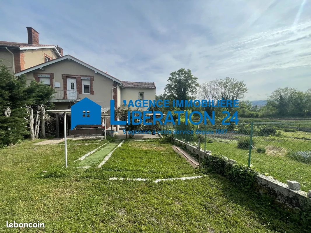 Maison 7 pièces 194 m² · à Fraisses · 194 m² · 189 000 €