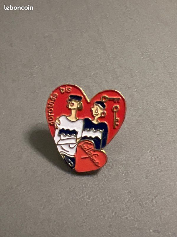 Broche Dorothée Bis Couleur Or - Occasion En Très Bon état, Bijou Fantaisie