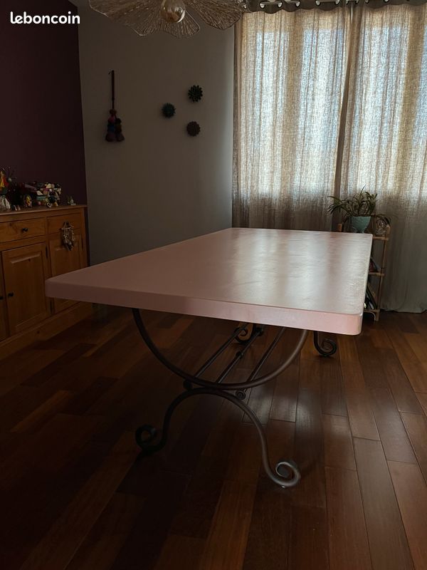 Table à manger en bois peint et pied en fer forgé (image 5)