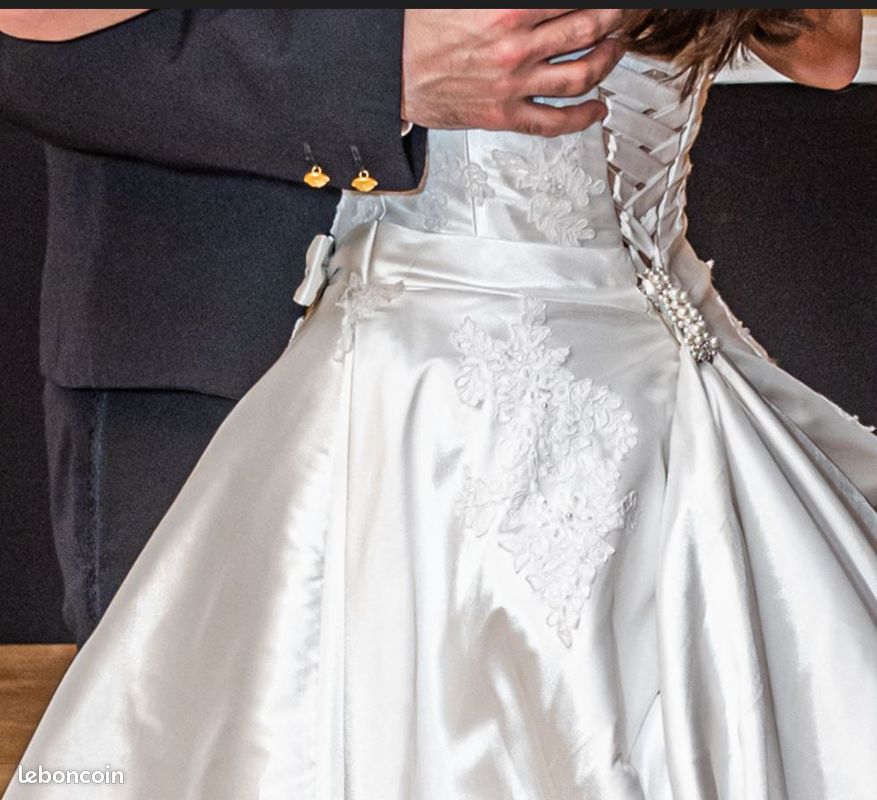 Lot de attache traine broche en perle Montres Bijoux