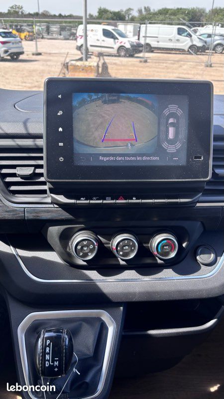 RENAULT TRAFIC FG 3T L2H1 2.0 Blue dCi 150 EDC 6 Grand confort (Boîte Automatique + caméra ) Prix TTC (image 5)