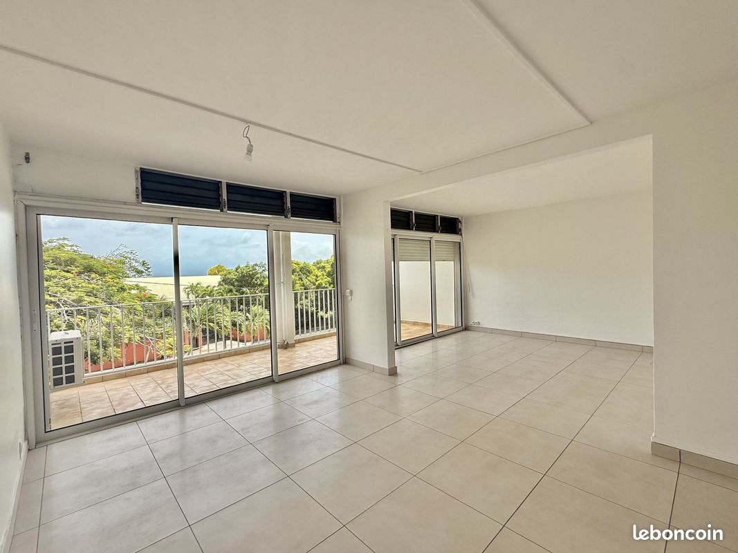 Appartement 3 pièces 80 m² · à Le Gosier · 80 m² · 965 €