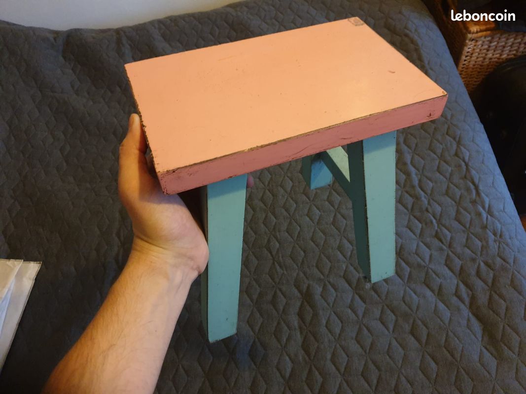 Mini table (image 1)