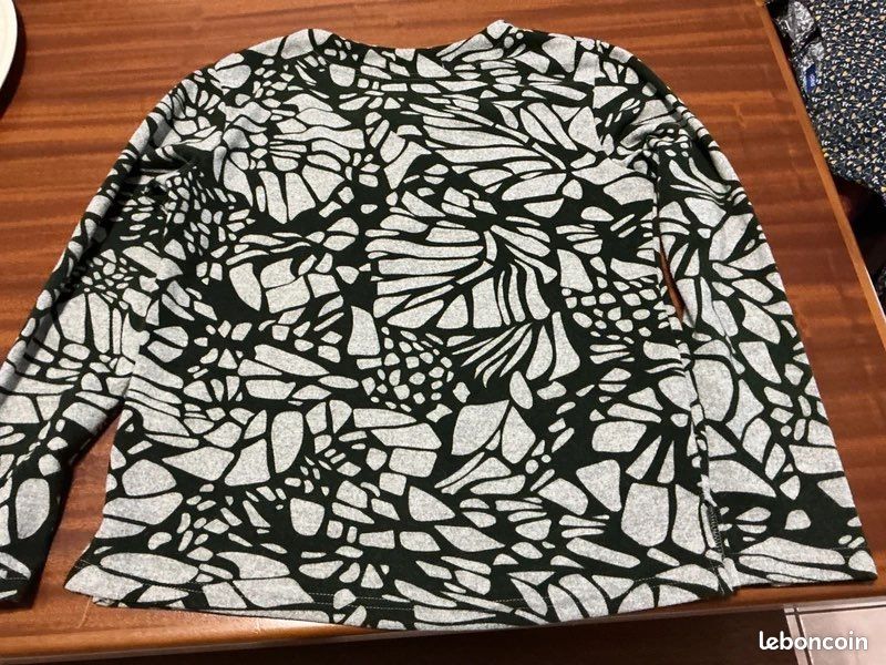 TEE shirt manches longues taille L (image 3)