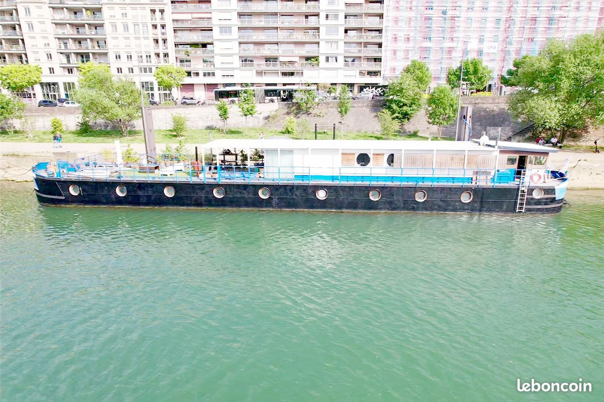 Local commercial 5 pièces 230 m² · à Lyon · 230 m² · 550 000 €