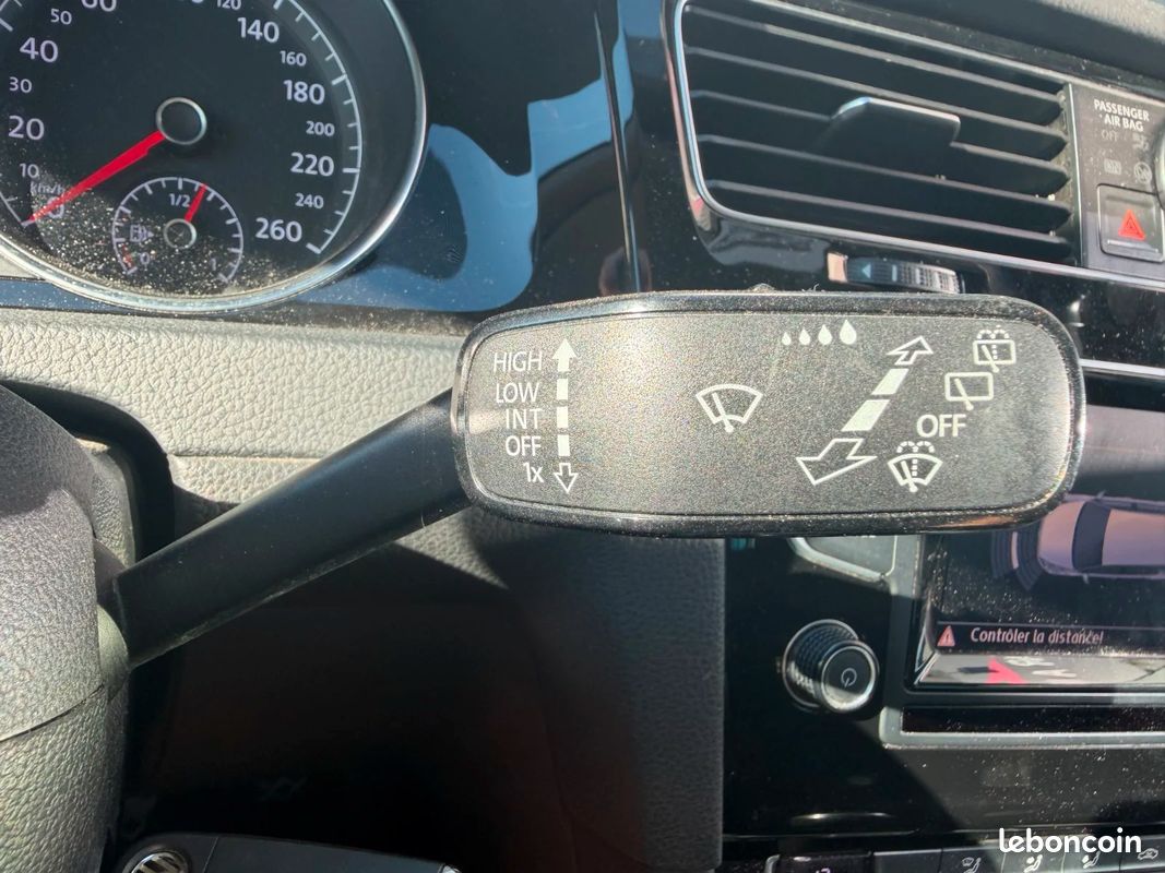 VOLKSWAGEN GOLF 7 2.0 TDI 150 ch BlueMotion Technology Carat avec GPS / RÉGULATEUR / RADAR AVANT ET ARRIÈRE (image 19)