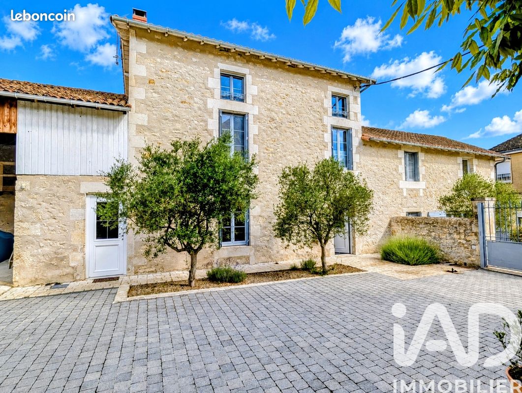 Maison 5 pièces 187 m² · à Civaux · 187 m² · 264 000 €