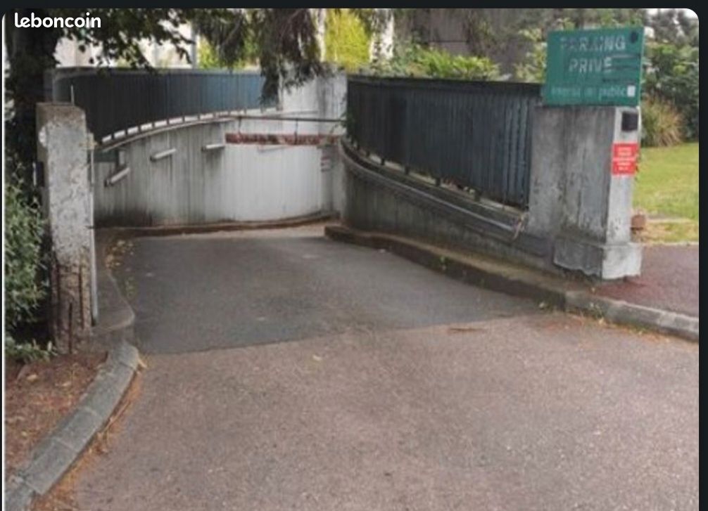 Place de parking 1er sous sol · à Courbevoie · 20 000 €