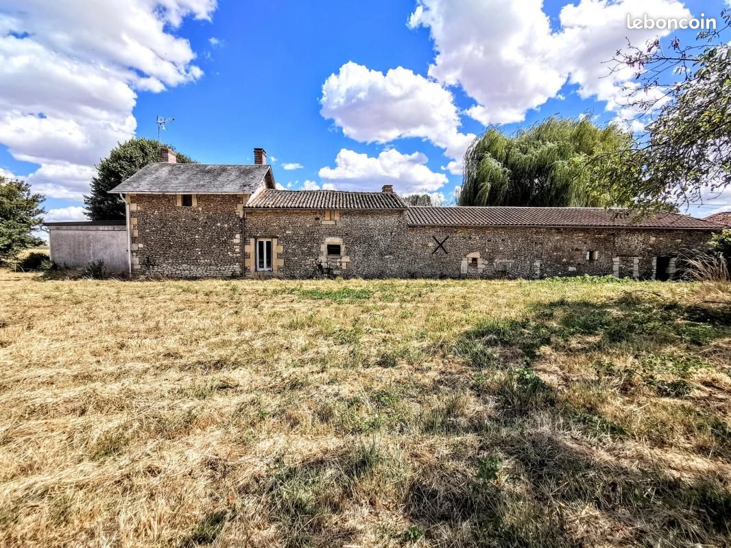 Maison 3 pièces 63 m² · à Mouterre-Silly · 63 m² · 70 000 €