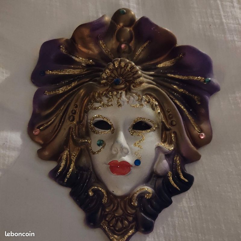 Pendentif Masque De Carnaval En Or 18k Vintage - Finement Travaillé - Collier Mi-Long Occasion