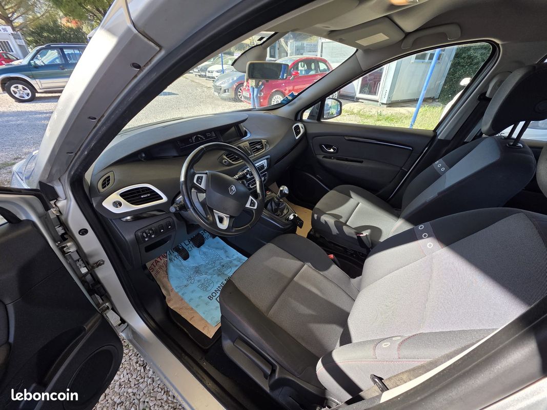 RENAULT SCENIC 1.2 L 115 cv (image 2)