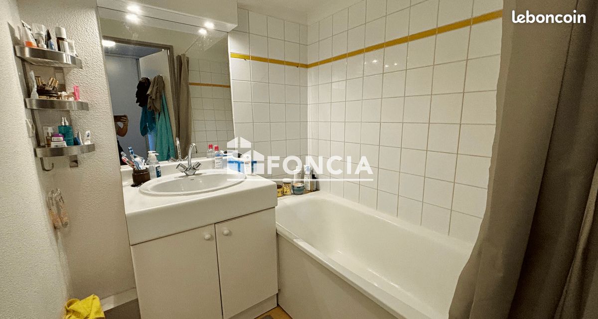 Apartment (image 11)