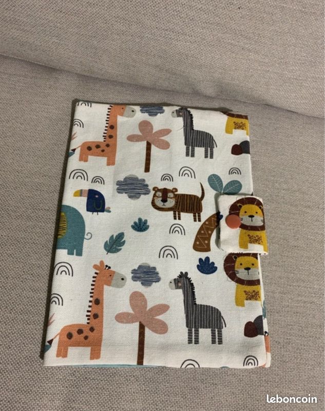 Protège carnet de santé jungle (image 1)