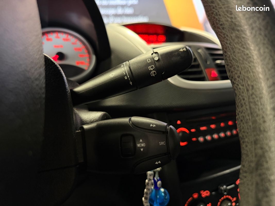 PEUGEOT 207 1.4 VTI 95 ACTIVE / CLIMATISATION / EMBRAYAGE NEUf (image 11)