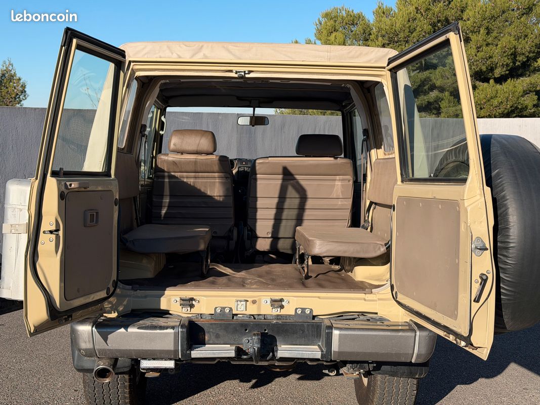 Toyota Land Cruiser GRJ71 bâché –essence V6 4.0L 228 ch BVM (image 6)