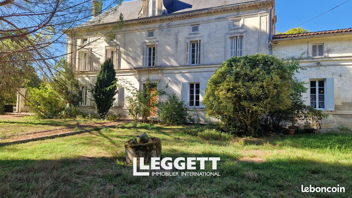 Maison 7 pièces 290 m² · à Barbezieux-Saint-Hilaire · 290 m² · 369 000 €