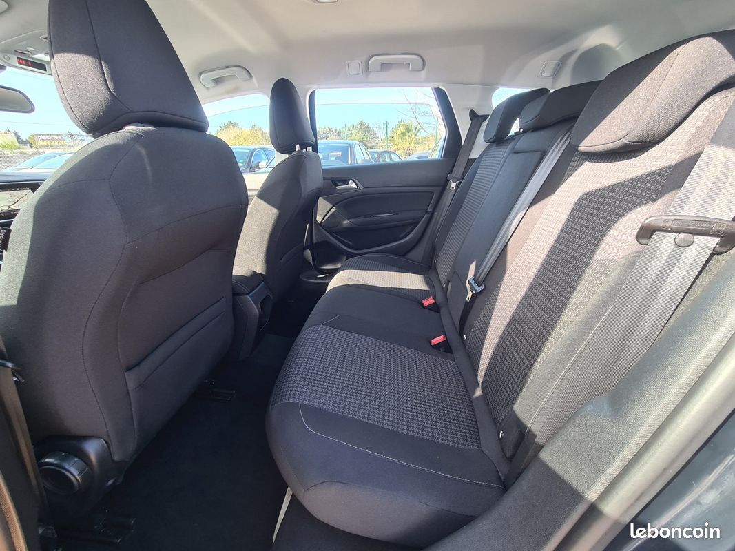 PEUGEOT 308 BlueHDi 100ch SS BVM6 Allure (image 10)