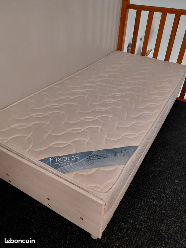 Lit sommier tapissier et matelas (image 1)