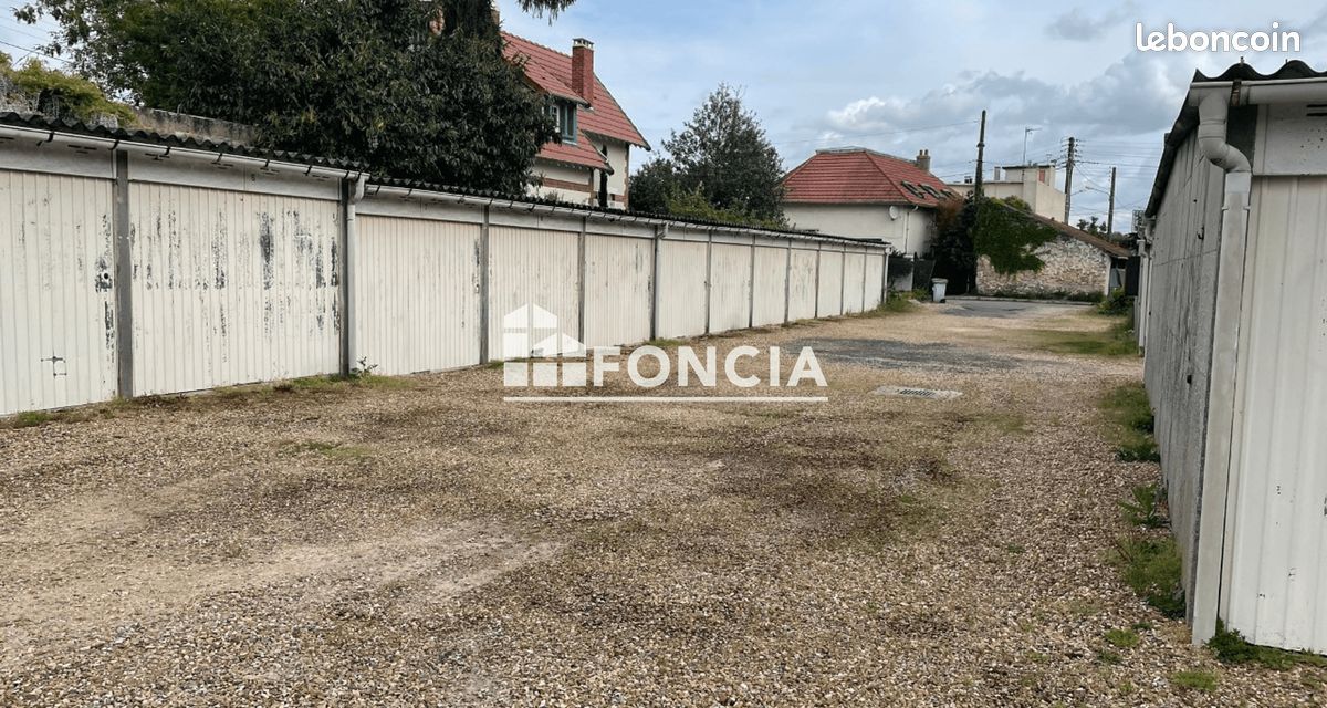 Garage · à Pierrelaye · 99 €