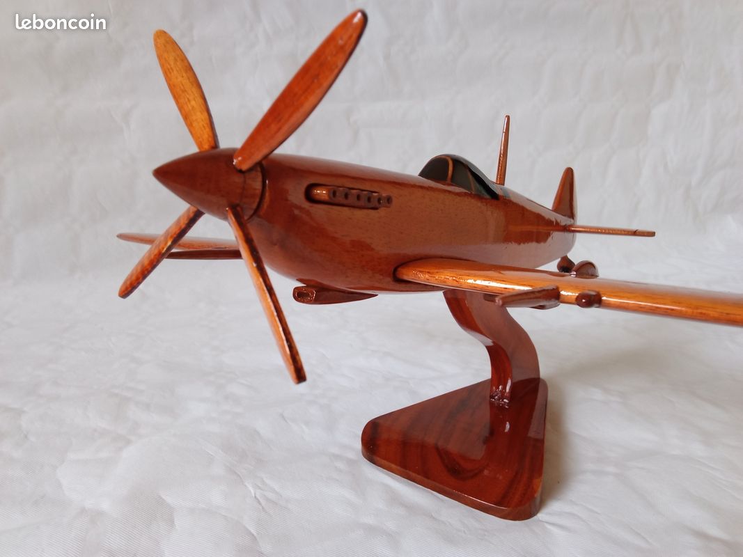 Maquette en bois avion de chasse SPITFIRE (image 3)