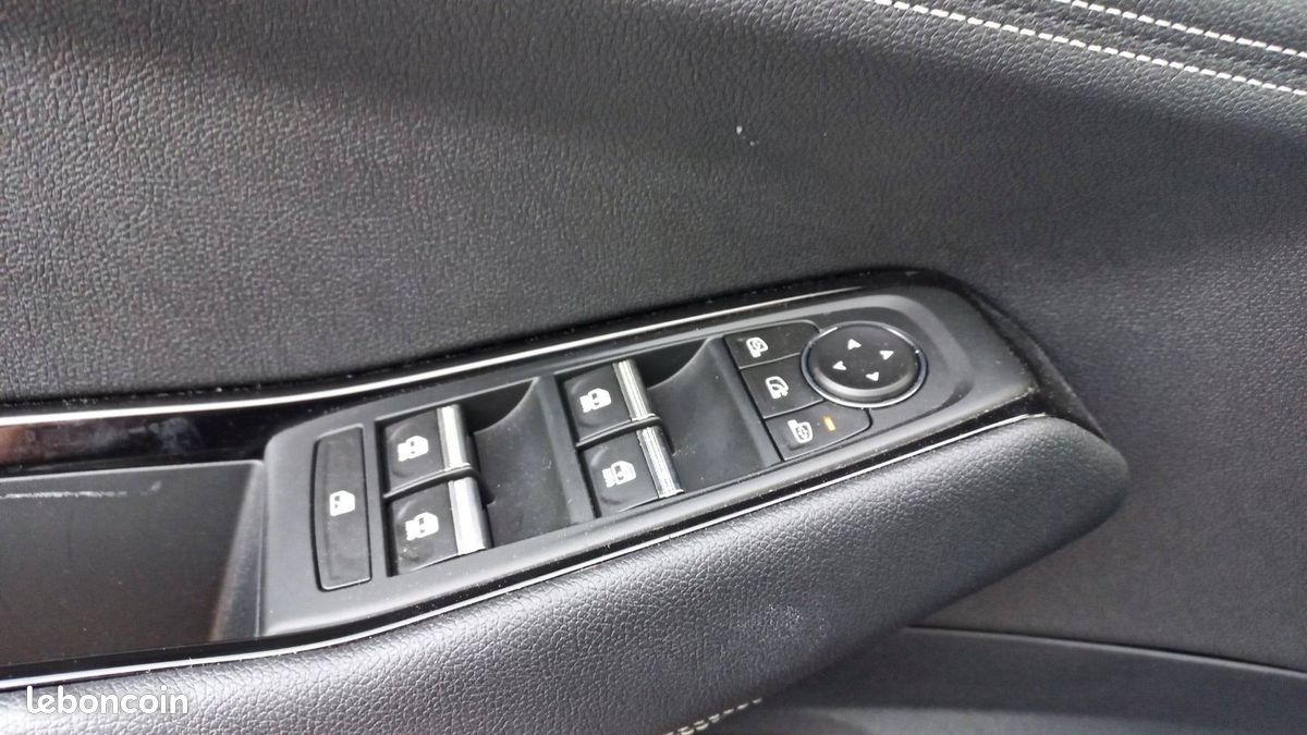 Renault austral full hybrid e tech 200 ch techno (image 17)
