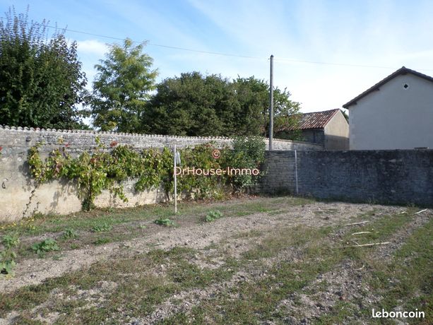Terrain 710 m² douzat