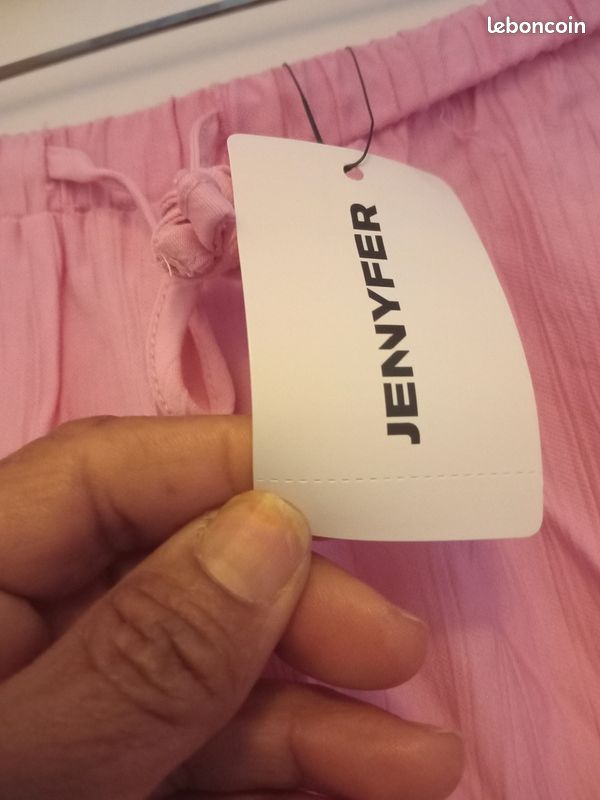 Pantalon large rose tendance taille M de Jennifer (image 1)