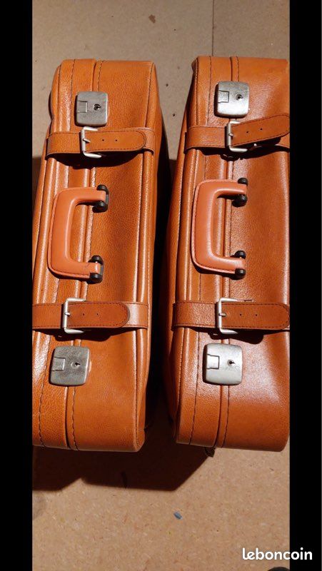 Lot 2 valises similicuir (image 1)
