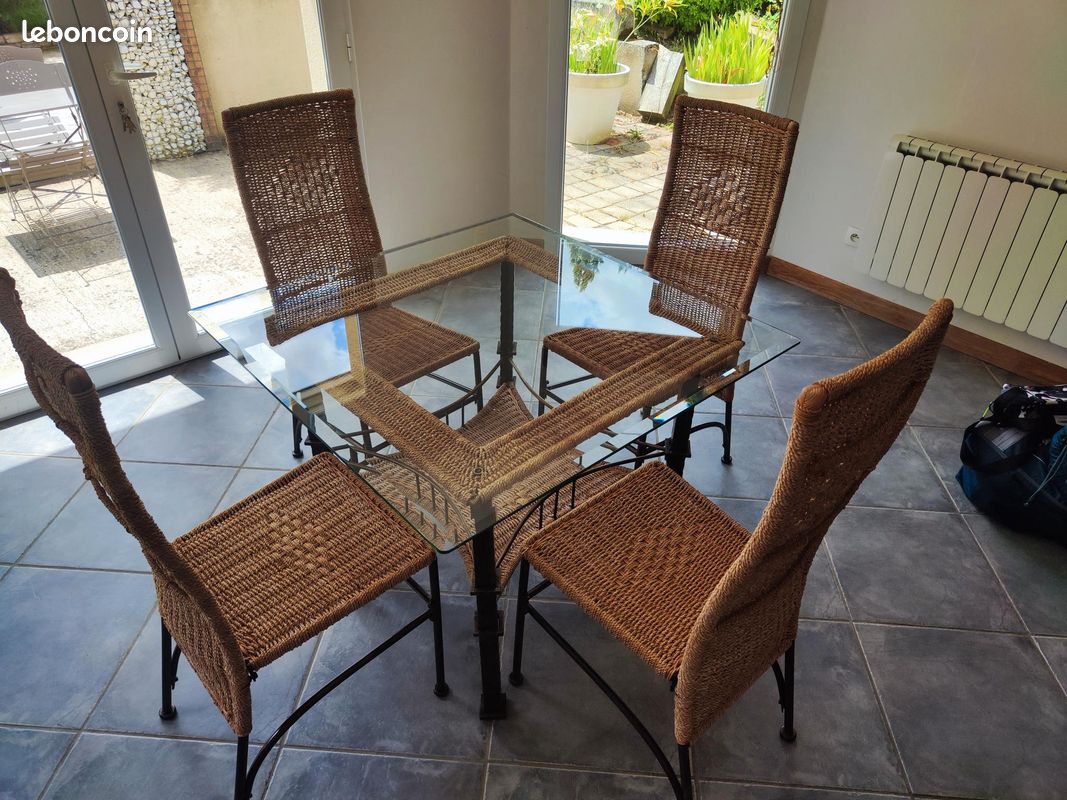 Table (image 1)