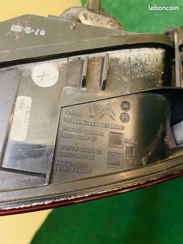 Feux arrière Gauche ( conducteur ) - Citroën DS3, - En Chrome, - Année de 2008-2016, - Référence : 9683116380, 9685849980, (image 3)