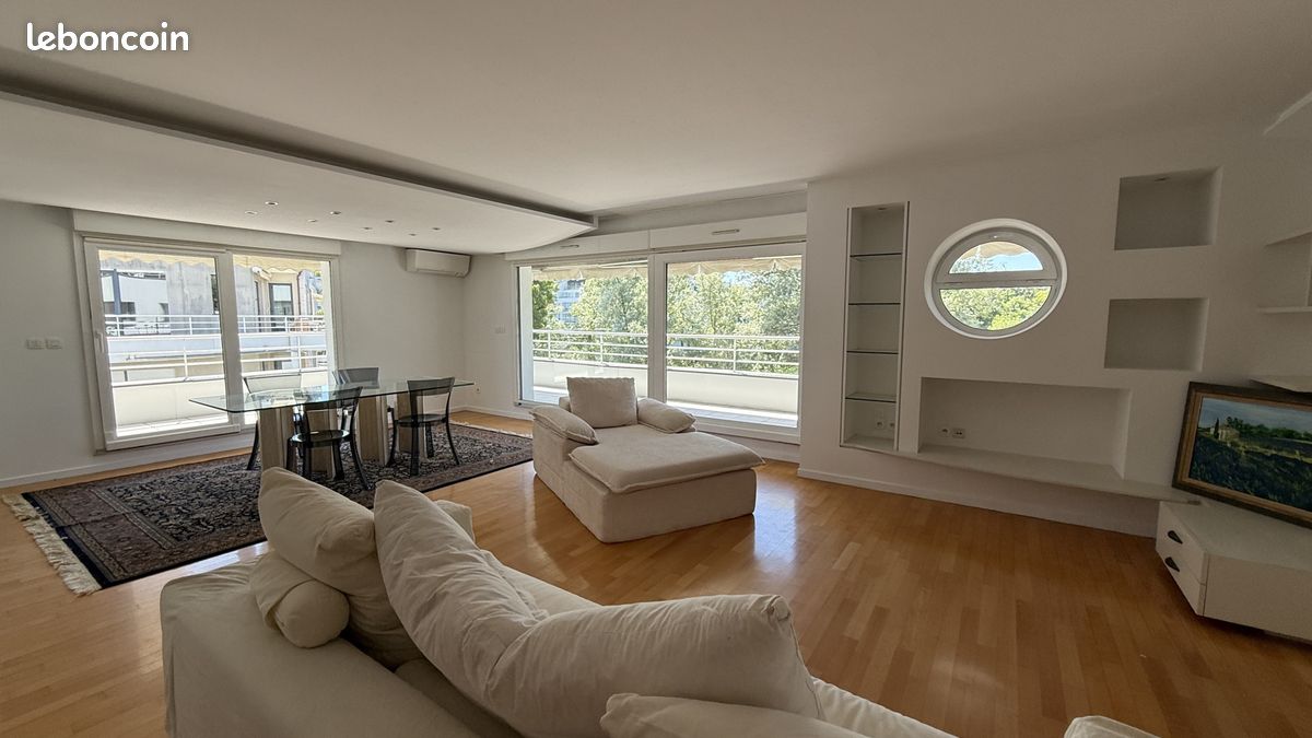 Appartement 3 pièces 104 m² · à Strasbourg · 104 m² · 2 330 €