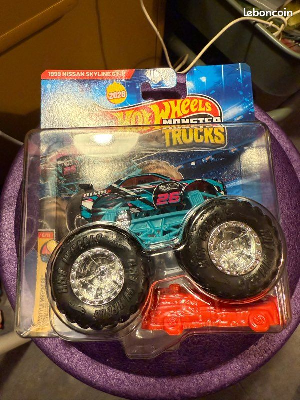 Hotwheels bigfoot monster truck nismo 1999 NISSAN SKYLINE GTR (image 1)