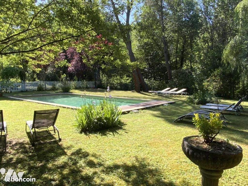 Maison 14 pièces 431 m² · à Eclassan · 431 m² · 799 000 €