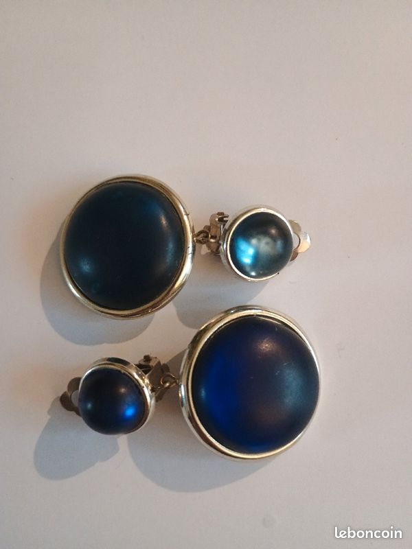 Paire de boucles d'oreilles vintage (image 1)