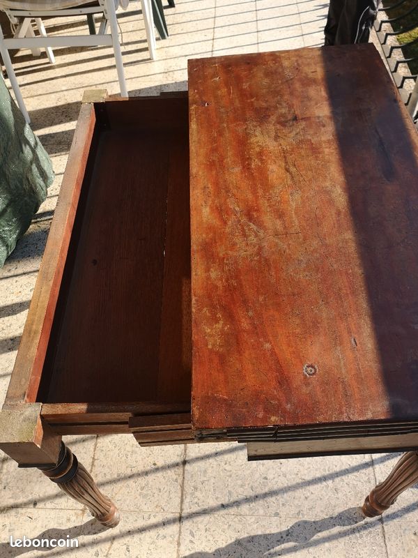 Table ancienne de jeux (image 2)